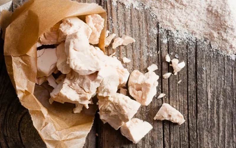 Czy drożdże są zdrowe? Oto korzyści, o których musisz wiedzieć.