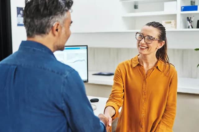 Protetyk słuchu – kim jest i czym się zajmuje?