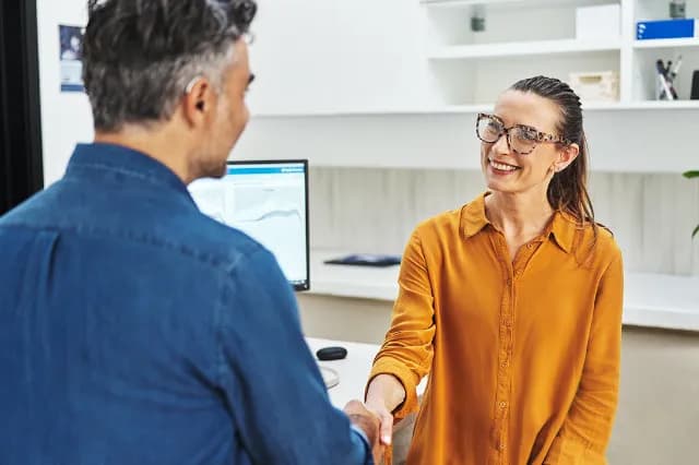 Protetyk słuchu – kim jest i czym się zajmuje?