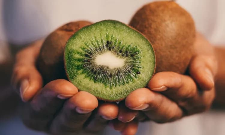 Czy kiwi jest zdrowe: 7 kluczowych właściwości zdrowotnych tego owocu